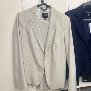 The Limited- women’s cream pant suit